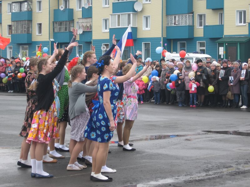 Погода гисметео частоозерье курганской. Частоозерская школа. Школа Частоозерье. Частоозерье Курганская область. Частоозерье площадь.