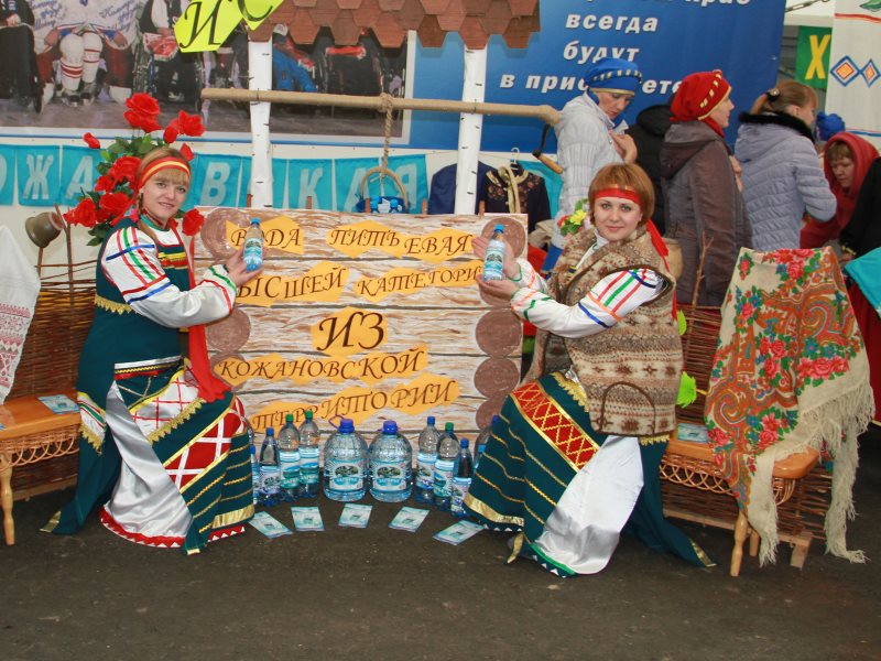 Русский разгуляй красноярск каталог. Купеческий Разгуляй Балахта. Купеческая ярмарка. Ярмарка в купеческом стиле. Купеческий фестиваль.