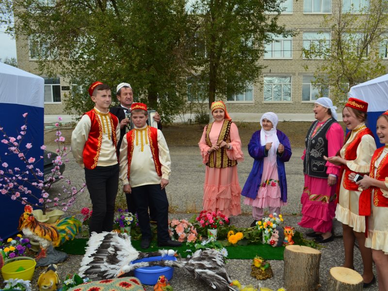 Погода озинки саратовская. Село Озинки Саратовской области. Озинский район с юбилеем. Озинки Саратовская область население. Село светлое озеро Озинский район.