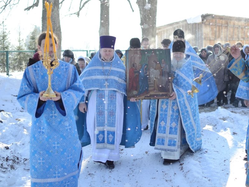 Богослужения в храме сретения господня