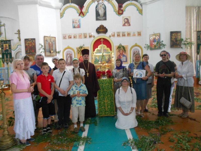 Погода в золотом. Село золотое Красноармейский район. Школа село золотое Красноармейского района.. Золотое Красноармейский район Саратовская область. Церковь село золотое Красноармейский район.