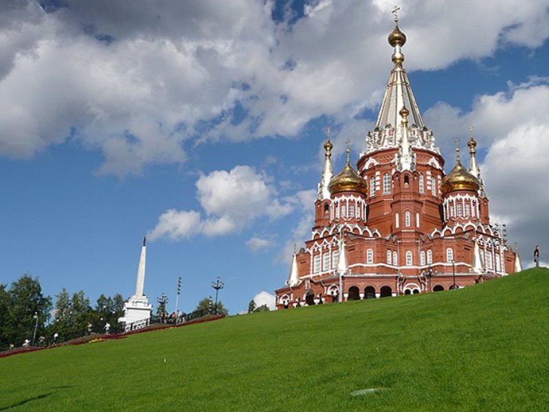 Туризм ижевск. Свято Михайловский собор Ижевск гугл карты. Достопримечательности Ижевска 4к. Жилой дом с видом на Михайловский собор. Авангард собор.