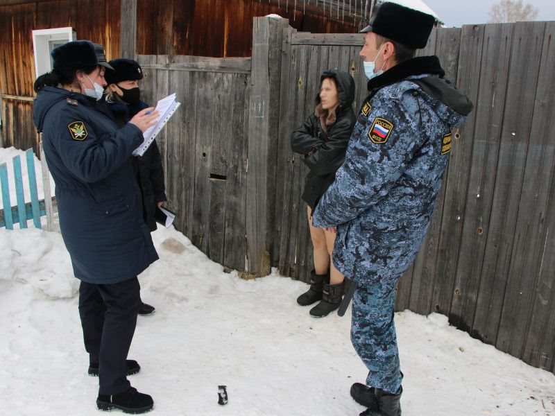 Пристава междуреченский. Рейд приставов. Рейд приставы полиция. Приставы Междуреченск. Судебные приставы зима.