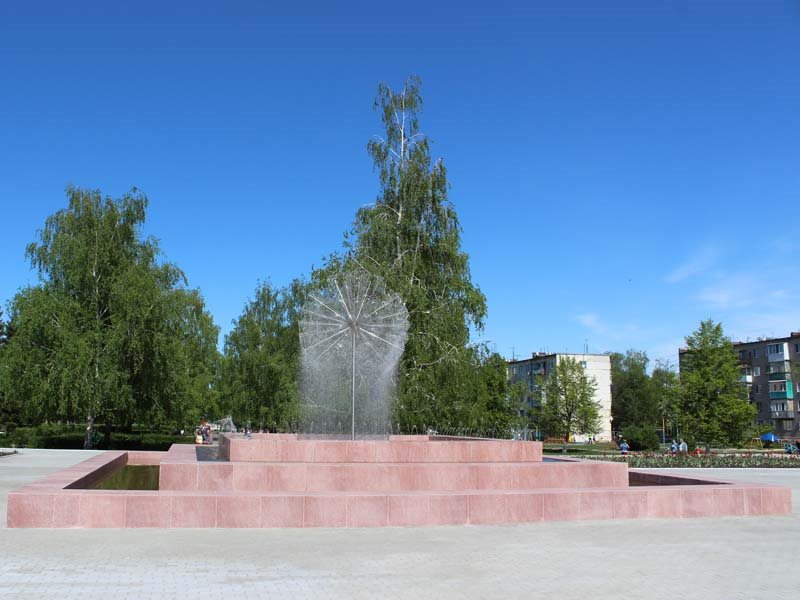 Сайт ртищево саратовской. Фонтан Ртищево. Новый фонтан в городе Ртищево Саратовской области. Ртищево фонтан в парке. Сквер Центральный Ртищево.