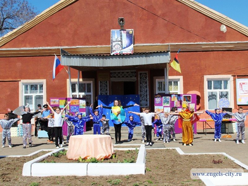 Школа Квасниковка. Школа села Квасниковка. Школа Квасниковка Энгельс.