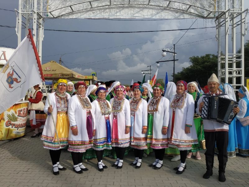 Марийская музыка. Крымский фольклор персонажи. Ведущие русско марийские. Марийские песни. Песни про сельский дом культуры.