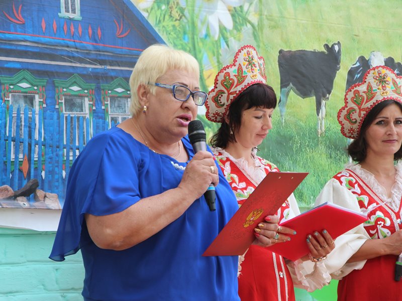 Год рождения село. Школа Новочесноково Амурская область. Население Новочесноково. День рождения село Иваново. Дата рождения села гублюкучука.