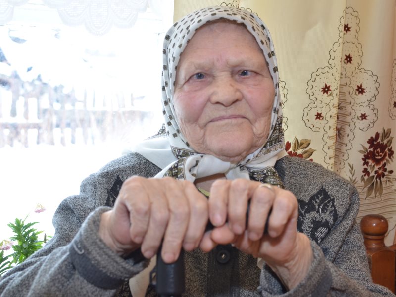 Найти бабушку ведунью в подмосковье. Бабушка целительница. Бабушка знахарка. Бабушка целитель. Бабушка знахарка в Мордовии.