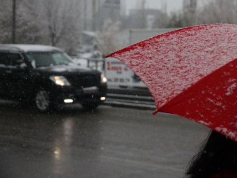 Обильные осадки снега. Похолодание в Алтайском крае. Дождь в Алтайском крае.