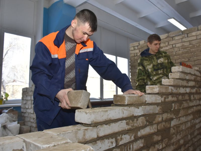 Маяк выпуск. Маяк труда Алейск последний выпуск. Маяк труда Алейск. Село Маяк Алейск.