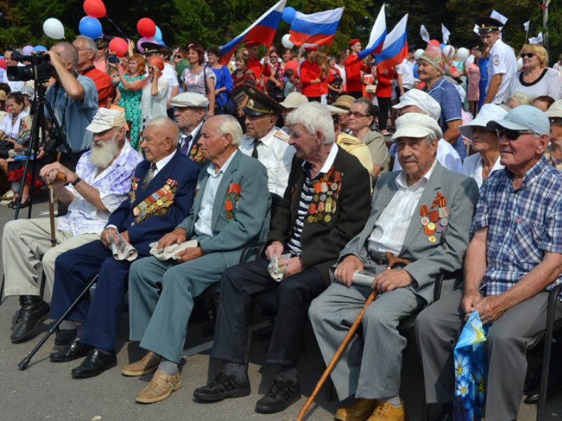 Орловская область ветераны. Однолуки Болховский район Орловской области. Болховские ветераны. Парад 9 мая Болхов.