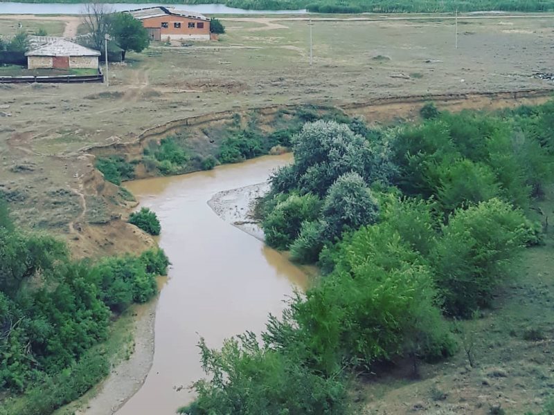 Село сергиевское ставропольский край. Река Калаус Ставропольский край. Река Калаус Светлоград. Река Калаус Ставропольский край Светлоград. Река Калаус реки Ставропольского края.