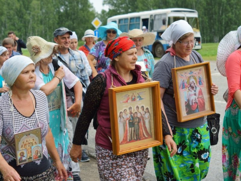 Погода в заринске на сегодня. Староглушинка Заринский. Крестный ход в Заринске. Вознесенская Церковь Заринск.