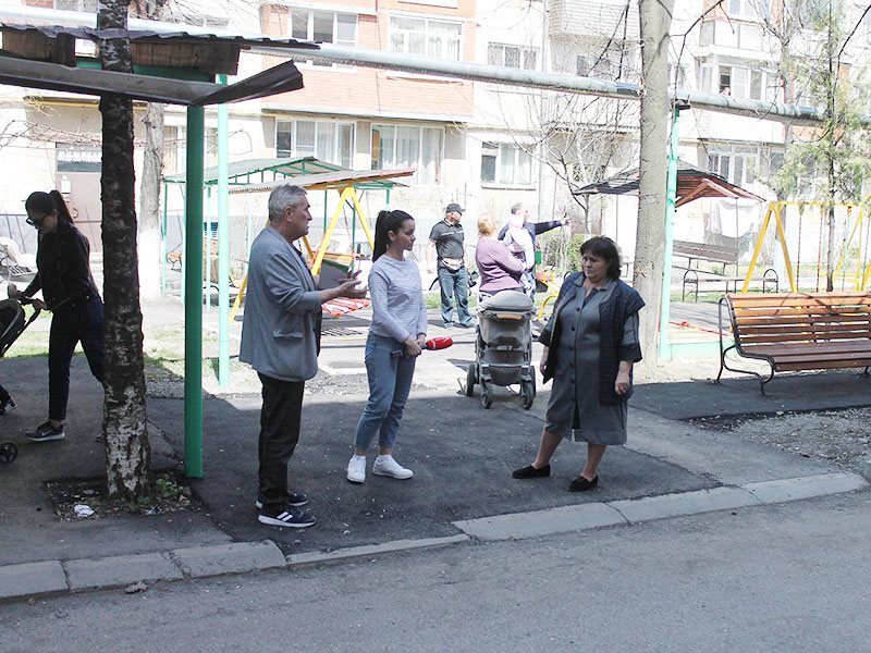 Нар Владикавказ проспект Коста. Благоустройство двора МКД. Владикавказ проспект Коста двор. Хиба Владикавказ.