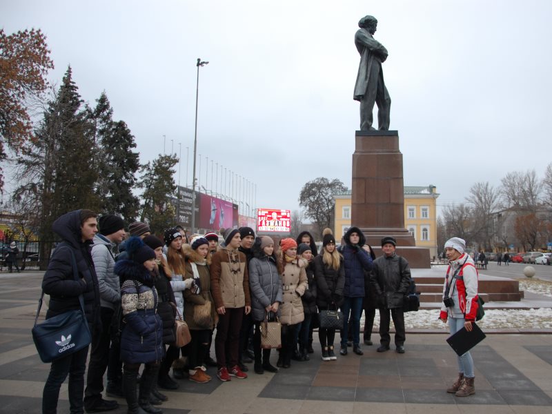 Саратовский туризм. Туристы в Саратове.